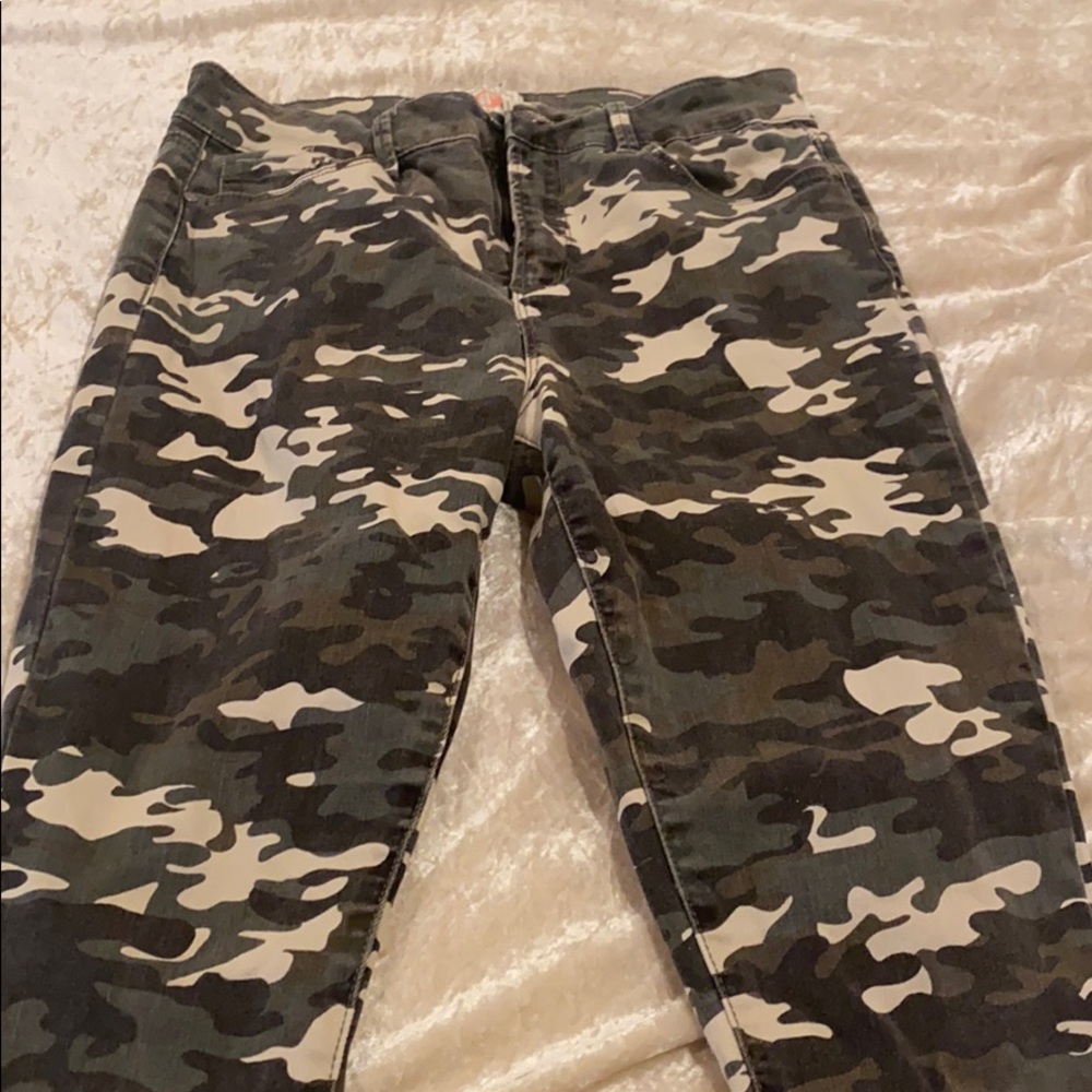 Camo jeans